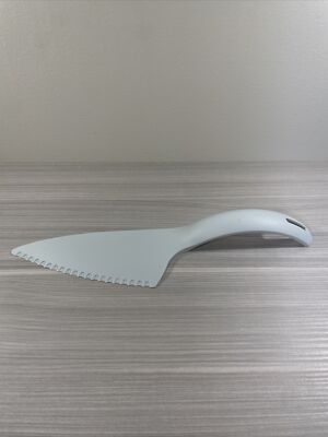Tupperware Cut N Serve Pie Cake Pastry Cutter Knife Serrated Edge Grey New! 