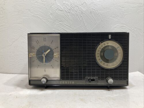 SPIRIT OF ST. LOUIS FIELD RADIO MK. II AM-FM CD CASSETTE SPIRIT OF ST. LOUIS FIELD RADIO MK. II AM-FM CD CASSETTE