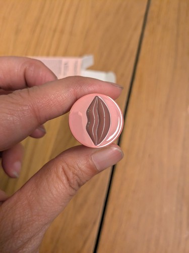 2020 Friends x Revolution Rachel Lipstick Soft Mauve 3.5g 0.12oz BNIB Limited Ed - Picture 12 of 17