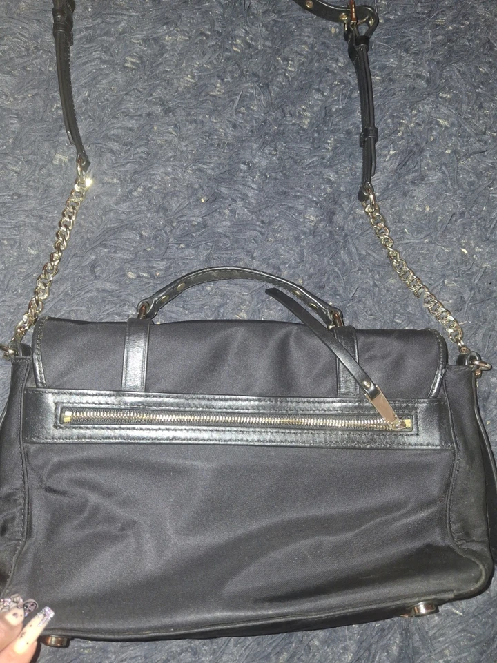 Nuevo con etiquetas Bolso Bandolera Michael Kors Leila Mensajero Nylon Negro Con Tachuelas Doradas Foto 3 de 4