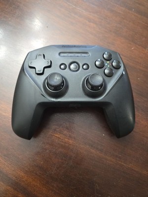 SteelSeries Stratus Duo wireless gaming controller