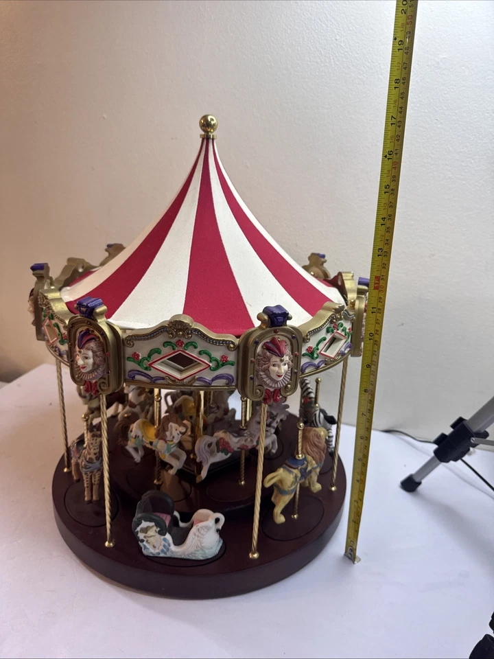 Vintage Carousel with 12 porcelain animals made in Taiwan - Image 4 of 4