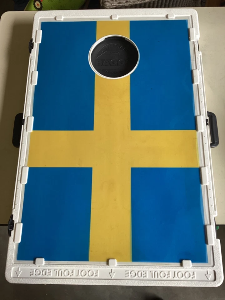 Bolsa de frijoles Baggo para lanzar portátil Cornhole puerta trasera juego sin bolsas bandera de Estados Unidos y Suecia Foto 2 de 4