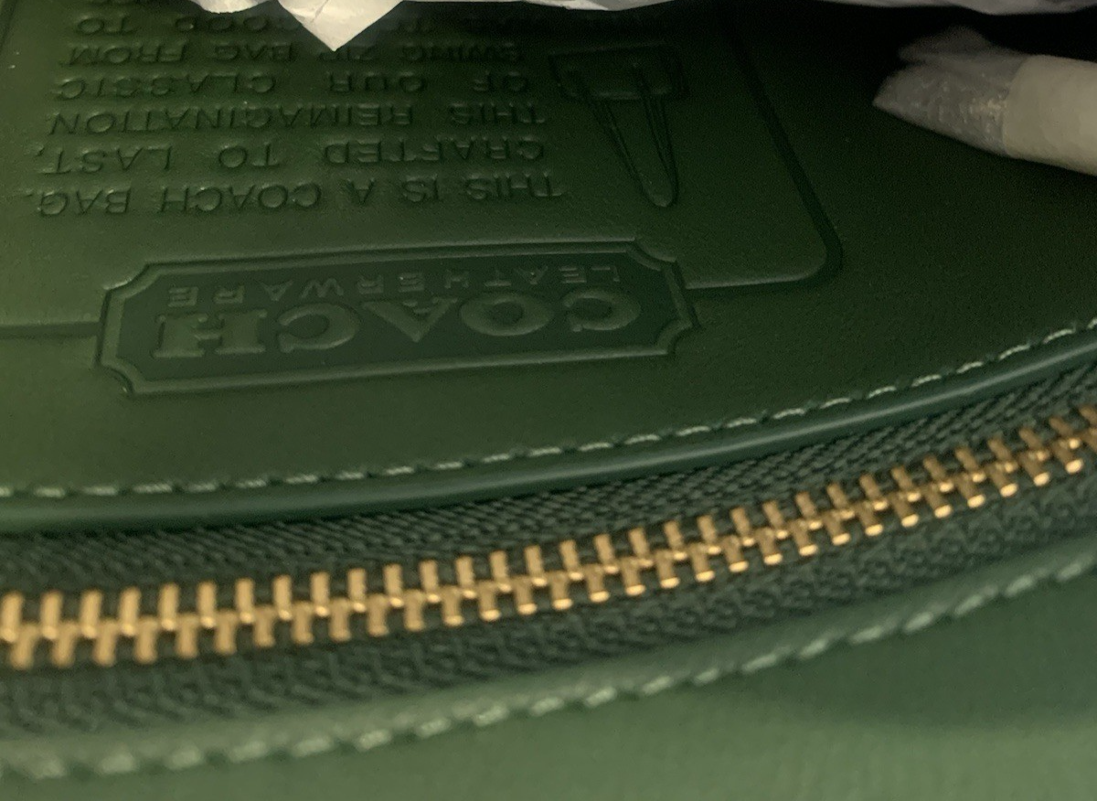 NEW Coach Swing Zip Bag Glovetanned Leather, Brass Hunter Green | eBay
