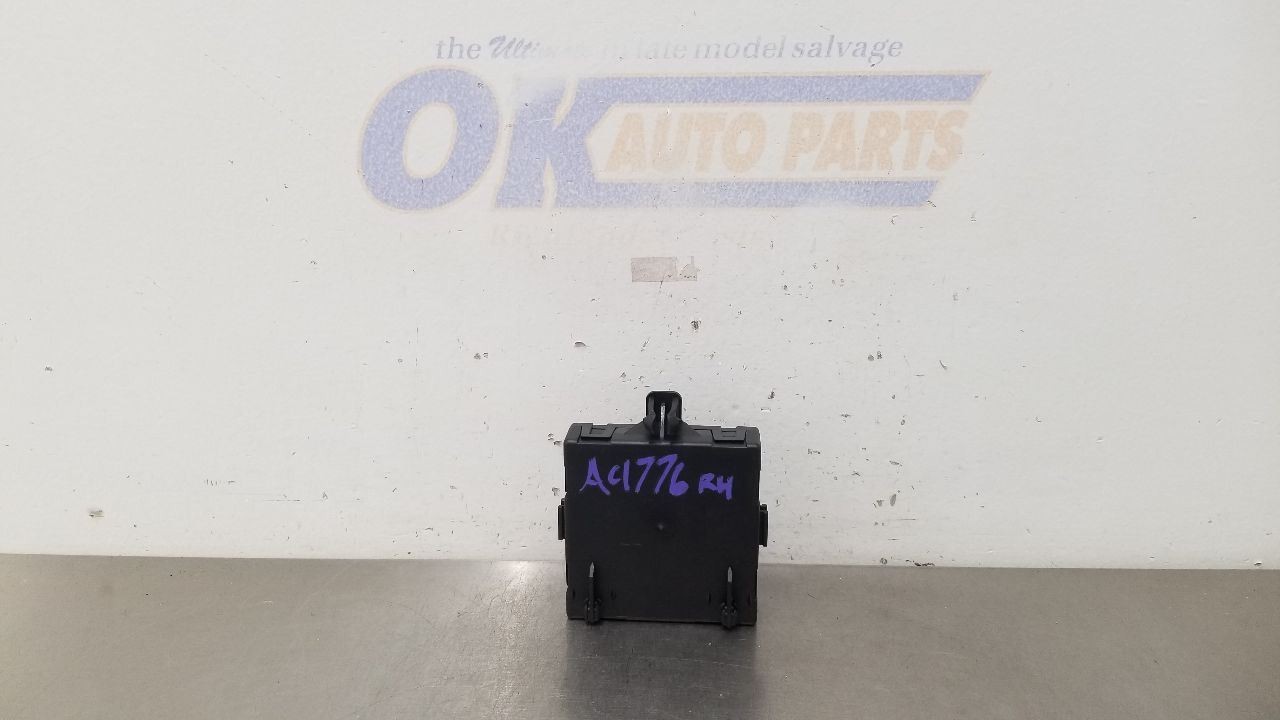 11 MERCEDES BENZ SLS AMG C197 DOOR CONTROL MODULE RIGHT PASSENGER 1979002100