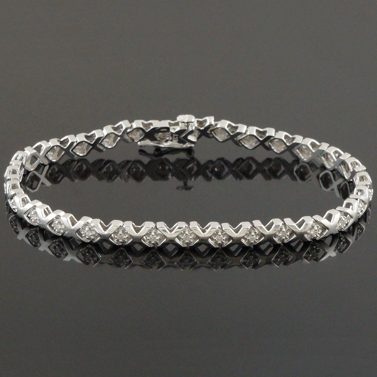 Solid 10K White Gold Filigree Diamond XO Link 1/4