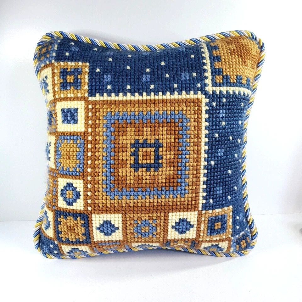 Almohada de punta de aguja hecha a mano azul dorado muestrador cordón trenzado damasco espalda 14x14 Foto 3 de 4
