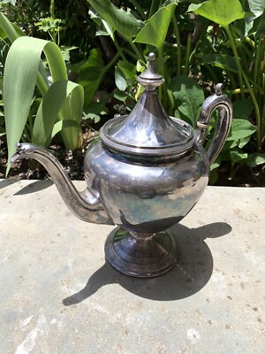 VTG ANTIQUE REED AND BARTON home decor USA silver plated TEA POT