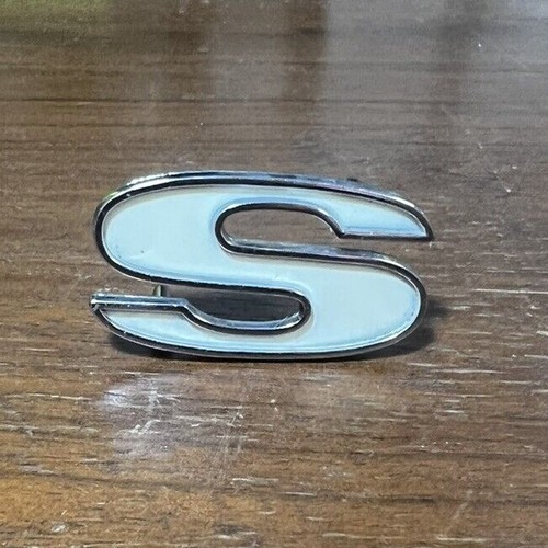 NOS OEM 1967 Chevrolet Camaro SS Emblem Part No. 3899862 ND 350 396