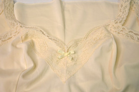 Sz S Olga Nylon Camisole Lace Trim & Straps Ivory Beige Style # 925 Vintage