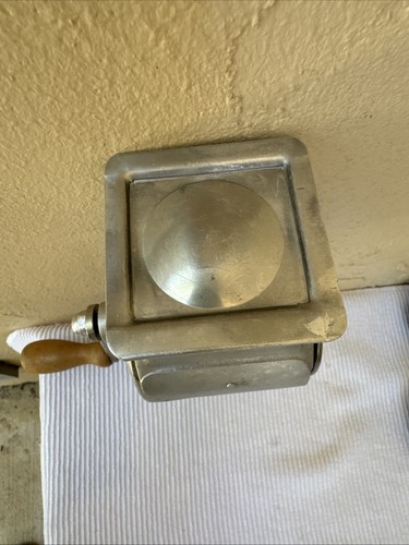 Vintage BERARDUCCI Bros. MCKEESPORT, PA da tavolo MORSETTO attacco MACINA FORMAGGIO GRATTUGIA - Foto 10 di 16