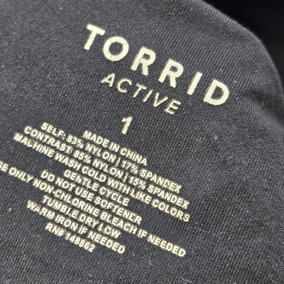 Sutiã esportivo feminino Torrid 1 preto geométrico ativo sem fio largo racerback LEIA - Imagem 3 de 4