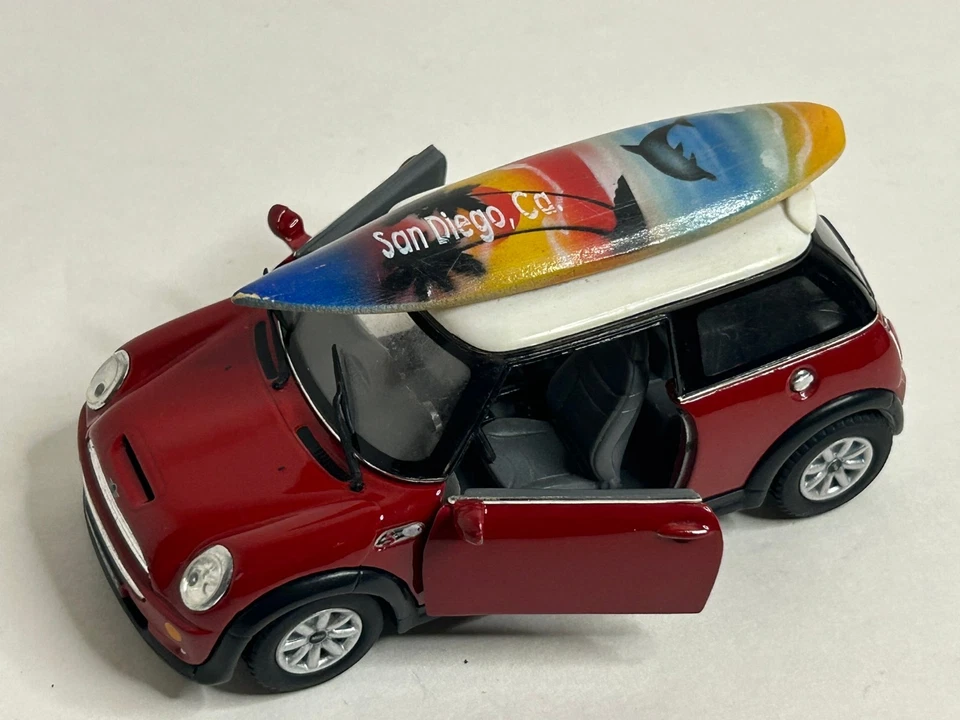 MINI COOPER S 1/28 SCALE DIECAST KINSMART RED w San Diego Surfboard NICE! - Image 3 of 4
