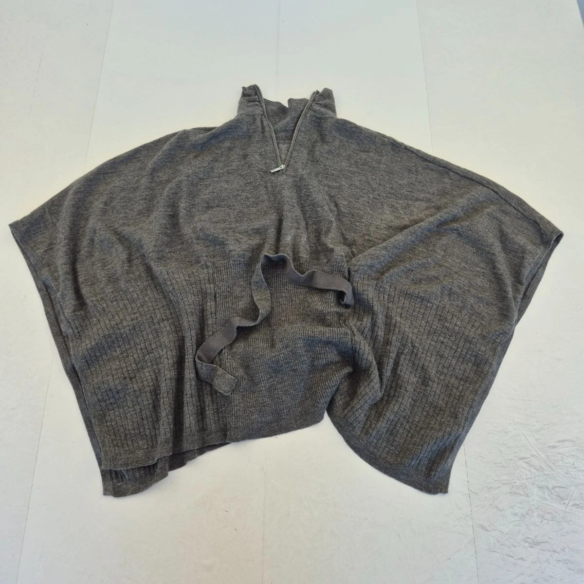 Karen Millen Poncho 3 Medium Grey Womens Wool Blend Short Sleeve 1/4 Zip
