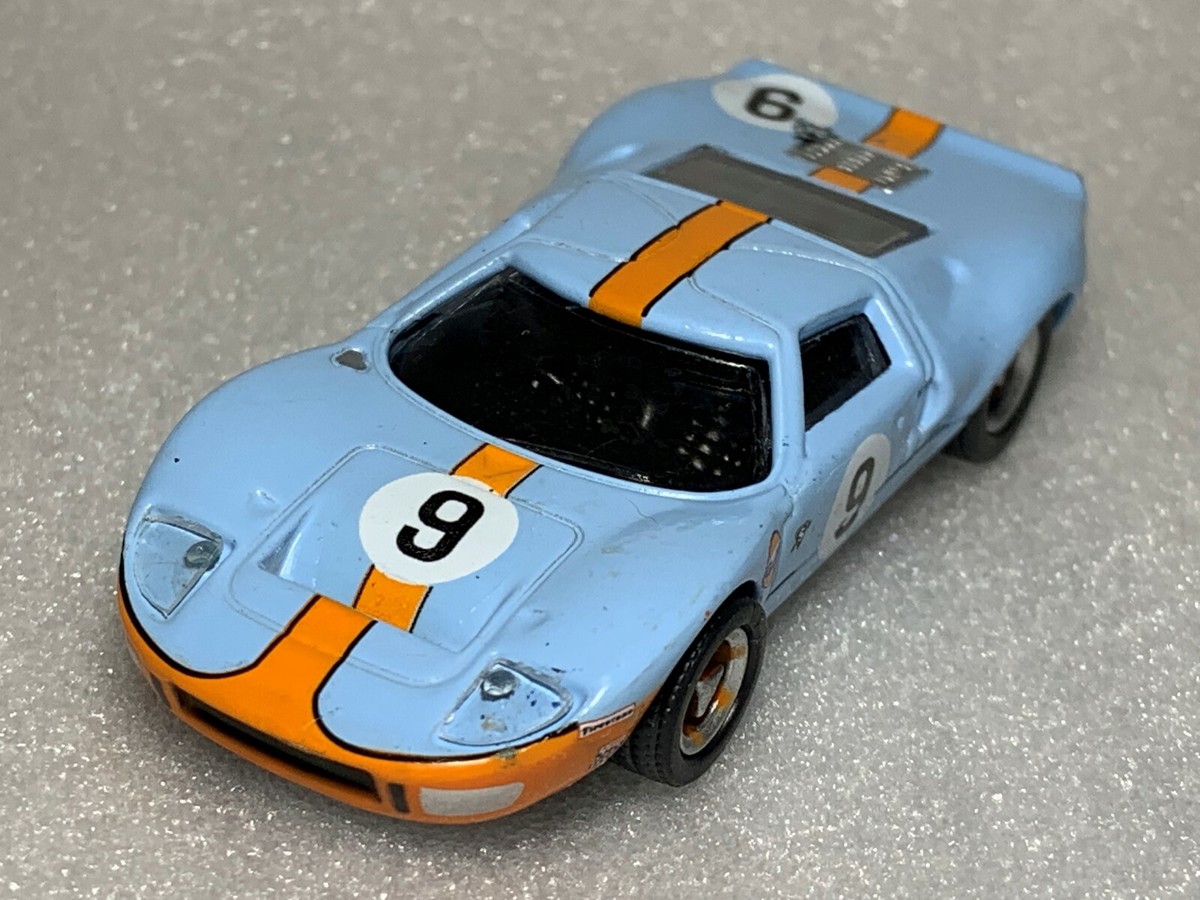 FORD JW-GT40 No.9 1968 1:72 Diecast Model Ford 100 Anniv