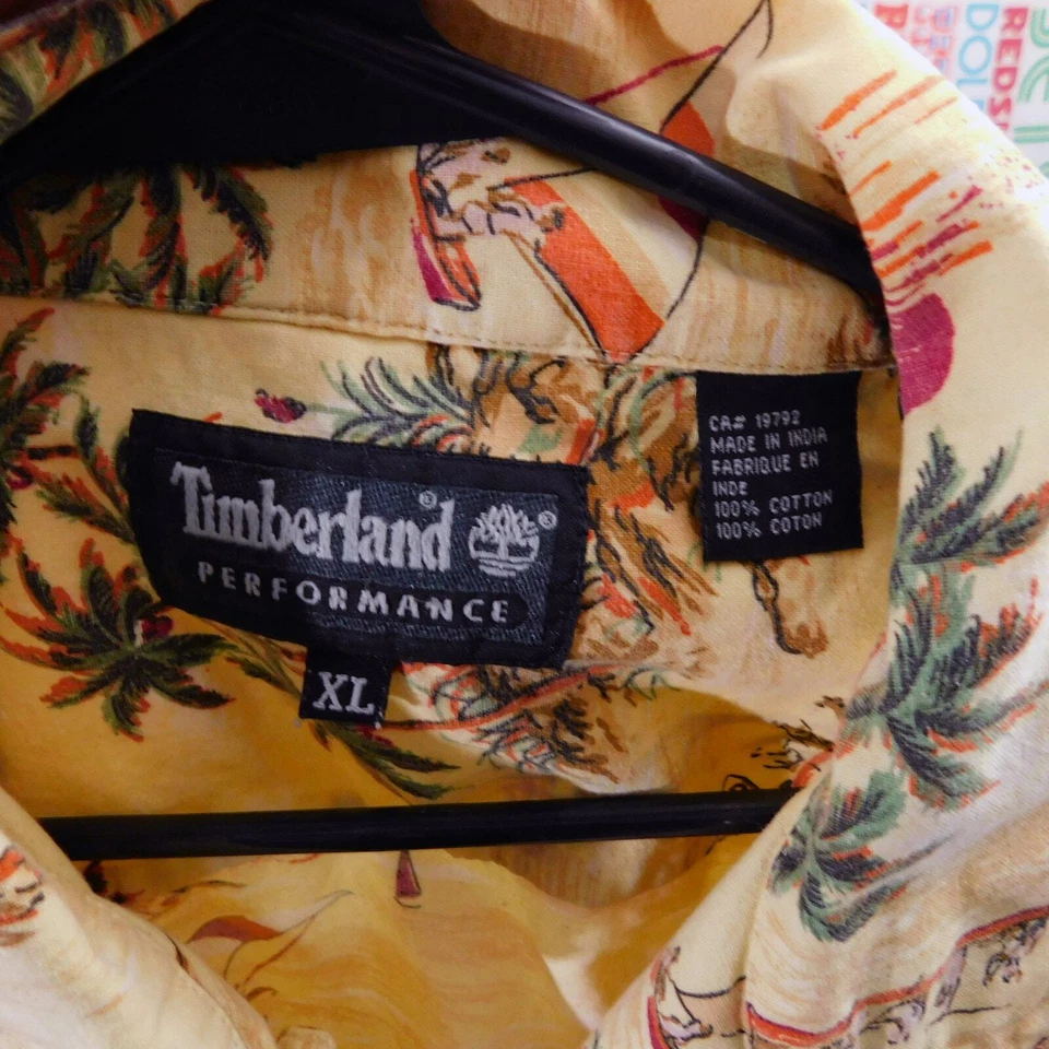 Camisa hawaiana Timberland manga corta abotonada talla XL palmeras amarilla Foto 2 de 4