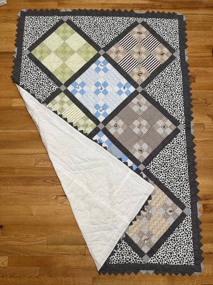 Colcha de retalhos feita à mão de algodão 69” X 48” azul verde preto marrom cinza moderna - Imagem 2 de 4