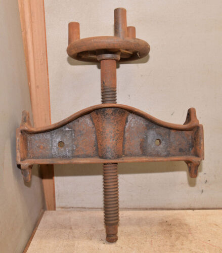 Rare Americus Junior cast iron apple cider wine press head collar & screw tool - Picture 3 of 8
