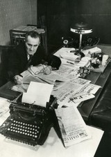 Russia Moscow J Vicktorov Journalist newspaper Pravda Typewriter Old Photo 1947 thumbnail