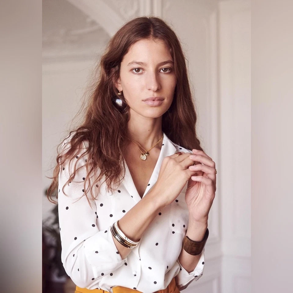 Blusa Sézane Seda Florence Crudo con Lunares Negros, Talla FR 34, US 2, XSmall Foto 3 de 4