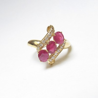 Estate 14K Yellow Gold Three Natural Fuchsia Pink Ruby And Diamond Ring 0.90 Cts