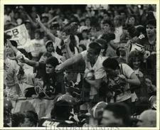 1987 Press Photo Syracuse University Football Fans at Dome at Penn State Game
