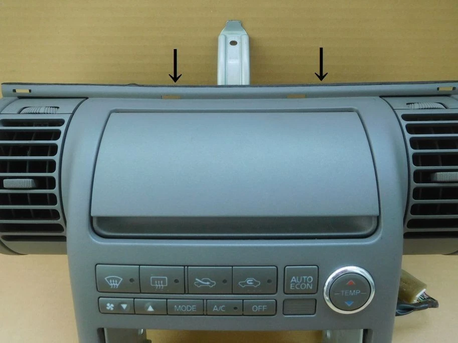 NIssan Skyline V35 DOUBLE DIN 2DIN CONSOLE AUDIO PANEL INFINITI G35  ECRU - Image 2 of 4