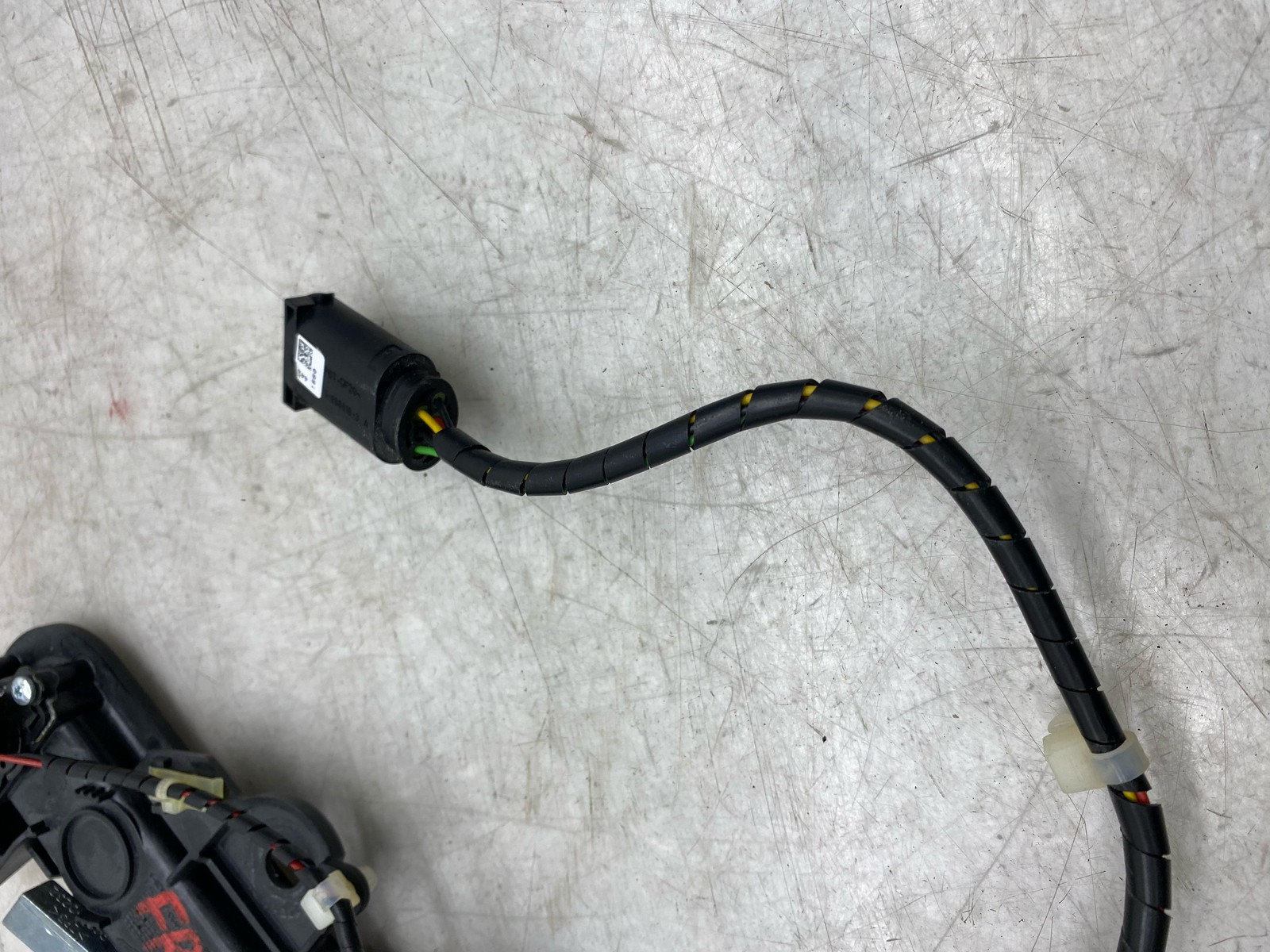 2020-2025 ASTON MARTIN DBX FRONT RIGHT OUTER DOOR HANDLE HY53226A29A HY53226A28A