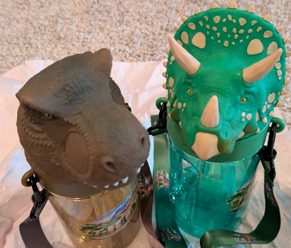 Disney Disney Springs T-Rex y Triceratops Dinosaurio Beber Tazas ¡NUEVO! Foto 2 de 4