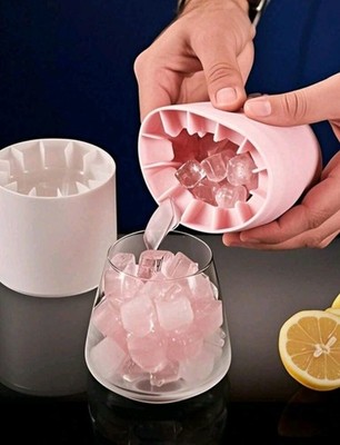 Silikon Eiswürfelform. Platzsparende, praktische Größenwürfel