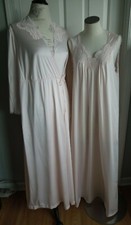 VINTAGE DELICATE PINK w/LACE COLLECTIBLES J C PENNY NIGHTGOWN ROBE PEIGNOIR SM