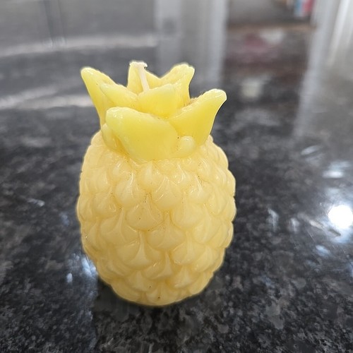 Small Yellow Pineapple Shapped Candle - Picture 6 of 16