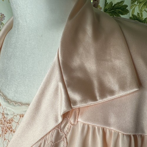 Vtg Vanity Fair Nightgown & Robe Set Butterfly Peach Orange Full Sweep Nylon Med - Picture 3 of 17