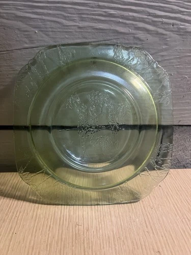 Vintage Green Uranium / Vaseline Sylvan Federal Glass "Parrot" Butter Bottom