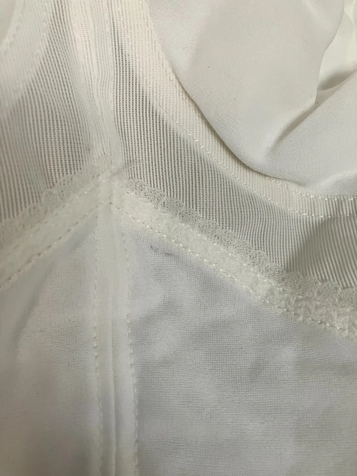 Sujetador largo bustier pestañas malla vintage Foto 3 de 4