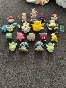 19 Pokemon Burger King Toy Lot Pokeballs Plush Launcher Spinner Keychain Pikachu
