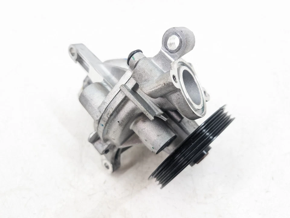 VOLVO XC60 MK2 WATER PUMP 2.0 B5 B420T10 / MHEV 32382367 2024 - Image 2 of 4