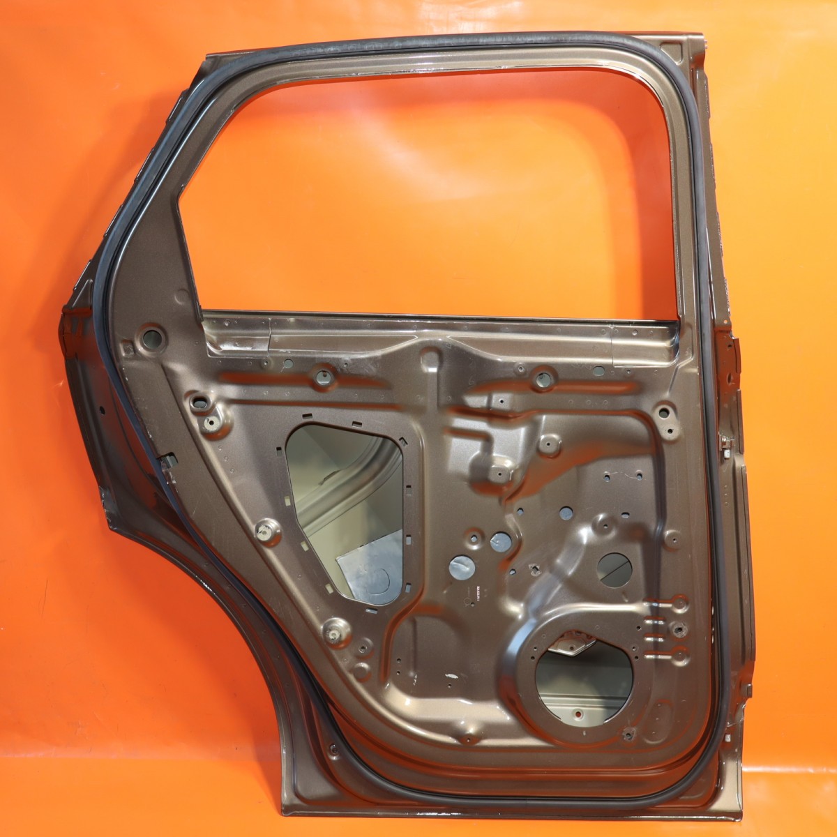 BENTLEY BENTAYGA DOOR LEFT DRIVER REAR 2016 2017 2018 2019 2020 36A833311B OEM
