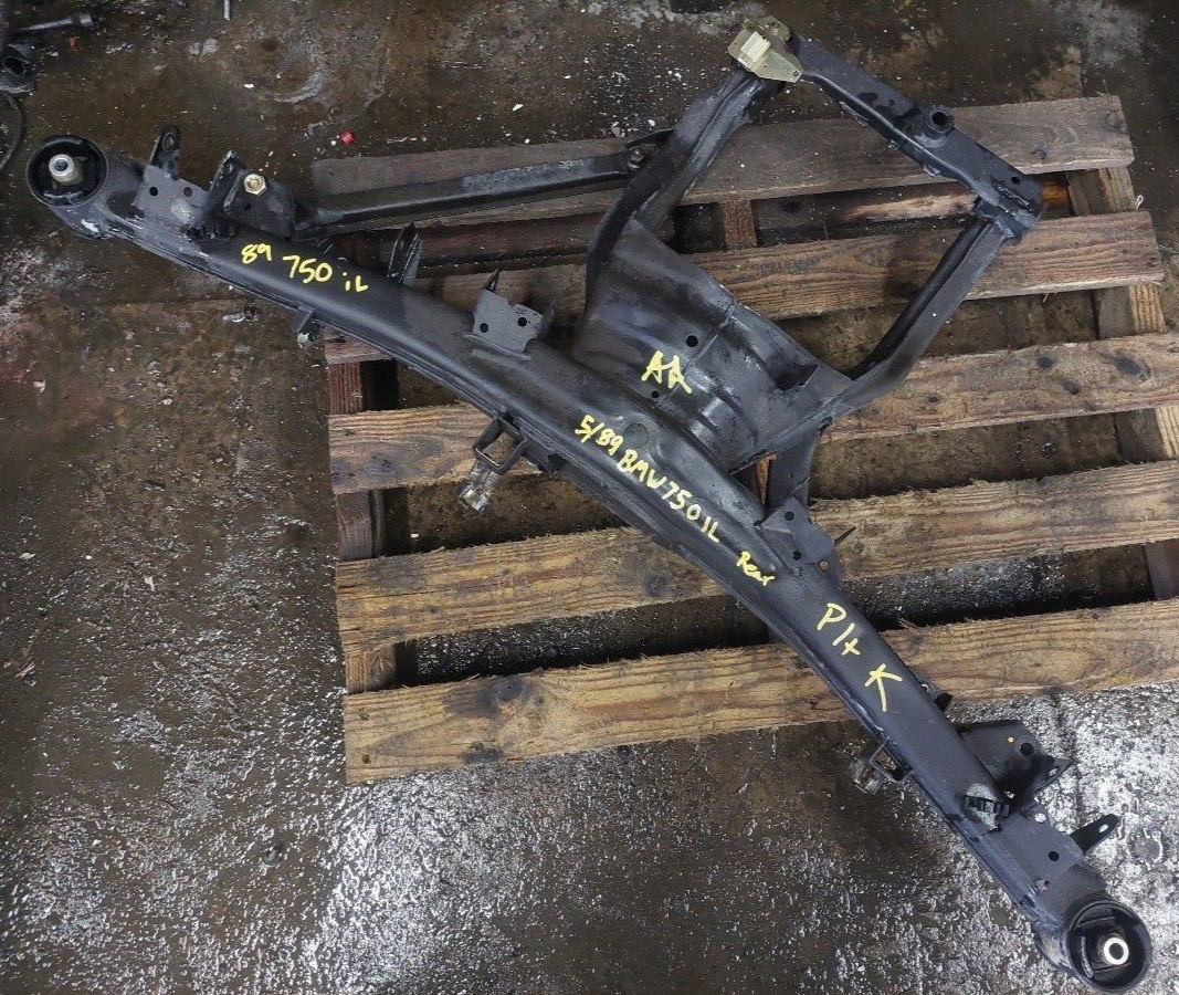 1988 1989 BMW 750IL Rear Suspension Crossmember Subframe Cradle