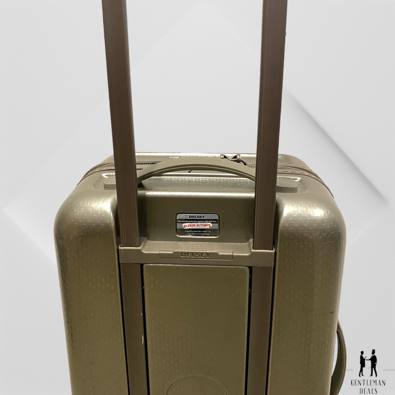 Delsey Paris Turenne Trunk Spinner Carryon 580.00 20 x 12 Silver