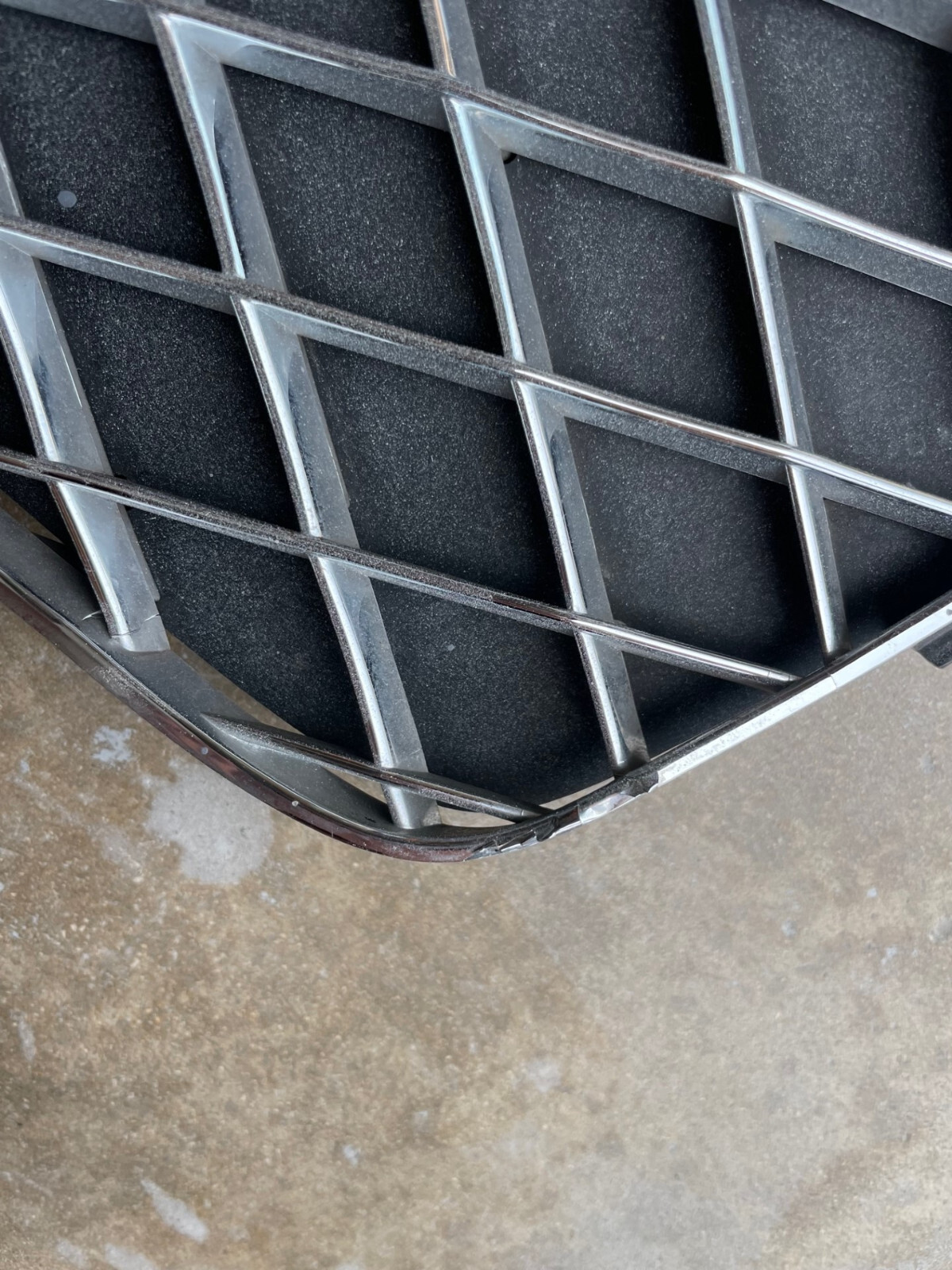 Bentley Bentayga front bumper passenger right side grill 36A807346