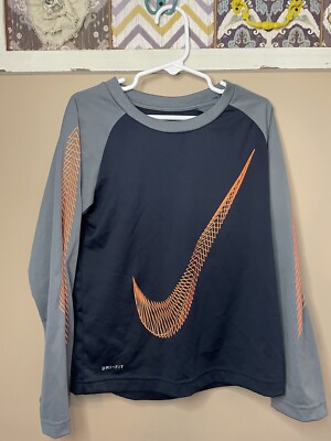 Nike Dri-FIT Long Sleeve Tee Boys Swoosh Size 7 Very Nice!