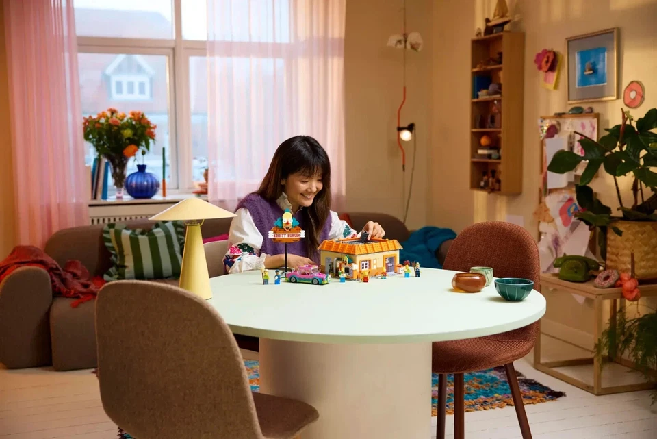 LEGO Icons 10352 The Simpsons Krusty Burger - Brand New In Box - Image 4 of 4