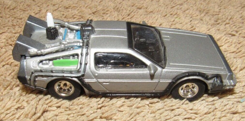 1998 Johnny Lightning Back to the Future Delorean Diecast Car 1:64