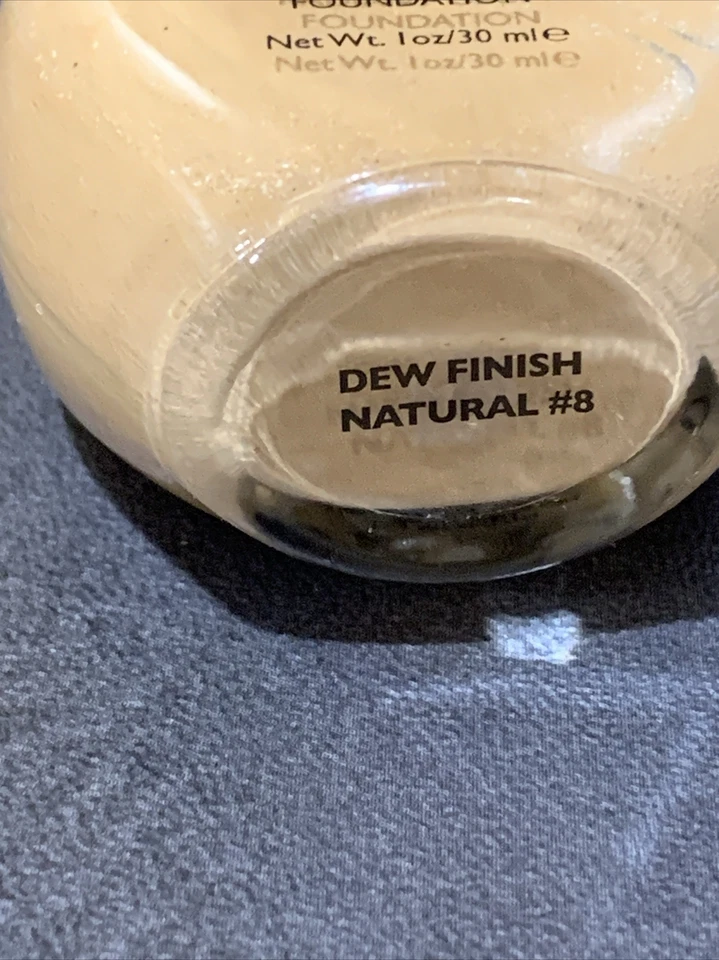 Vincent Longo Liquid Canvas Dew Finish SPF15 Natural #8 1 Oz. - Image 3 of 3