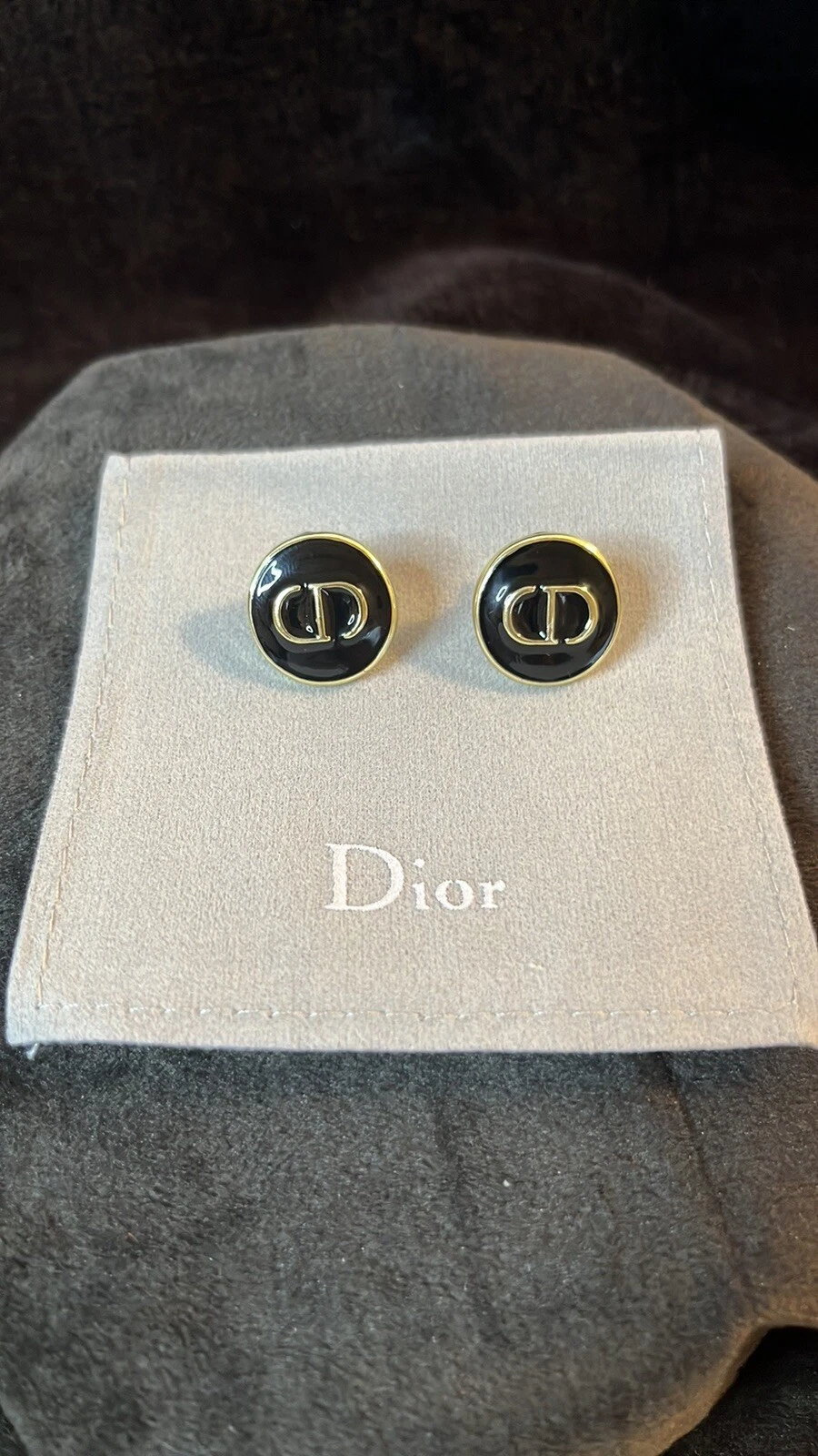 Boucles d'oreilles bijoux costume clous signature CD noir Dior