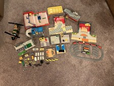 LARGE LOT OF MICRO MACHINES MANY PARTIAL PLAY SETS PARTS & PIECES TRAINS CARWASH