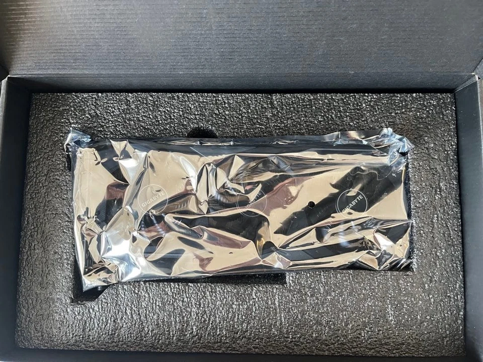 Gigabyte Geforce Rtx 2070 Gaming Oc 8gb Graphics Card Gddr6 Ray Tracing Gaming - Image 3 of 4