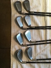 2006 Callaway Big Bertha Graphite iron set shafts are black and dark red