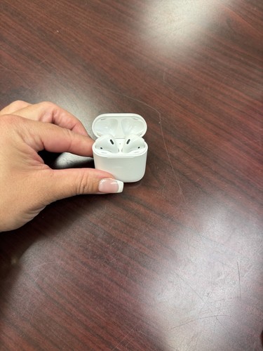 AirPods 2 - Photo 4 sur 9
